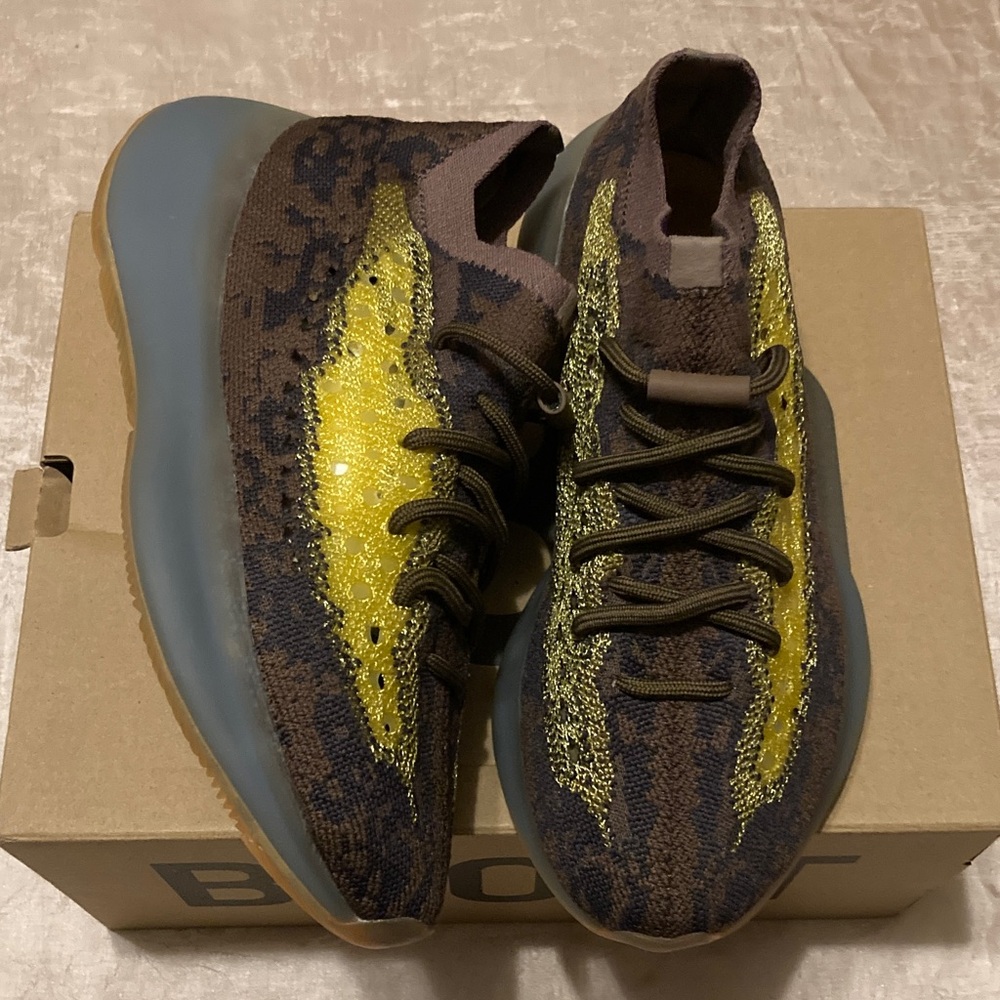 YEEZY 380 Boost Lmnte Size 6
